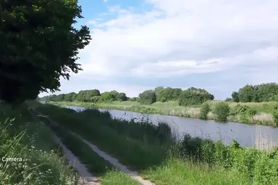 Image de Bungalow directly on the Elbe-Lübeck Canal with a large natural plot