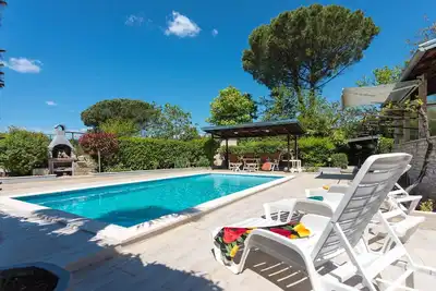 Image de Location maison Rivoli avec piscine à Valbandon