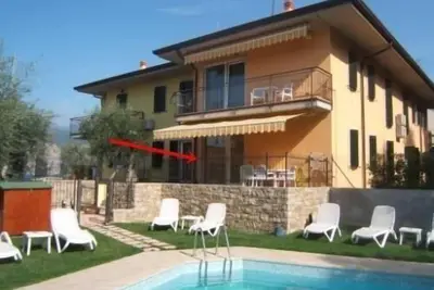 Image de Appartement de vacances Brenzone pour 1 - 6 personnes avec 2 chambres à coucher - Maison mitoyenne