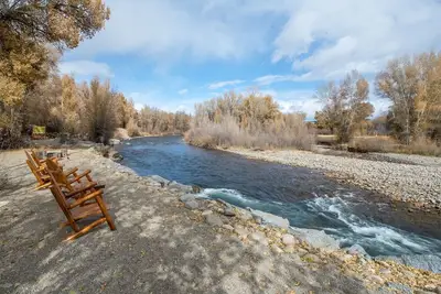 Image de Virgil's Cabin on the River