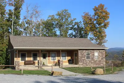 Image de 18-Person Cabin in the Mountains of Ocoee, Tn!