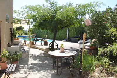 Image de Villa PROVENÇALE avec Piscine Privée (entre Aix et Marseille)