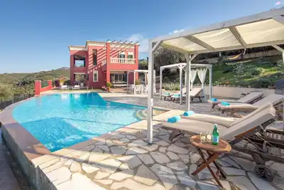 Image de Stylish villa Regina Rossa with stunning panoramic sea views in olive grove