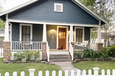 Image de Historic Bungalow! 2bed, 2bath, 2den, Downtown Humble, Iah 8min!