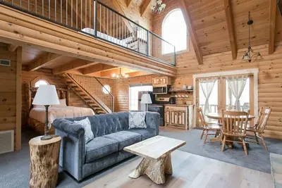 Image de Luxury Lodge Suite with Jacuzzi - Near Berlin Ohio