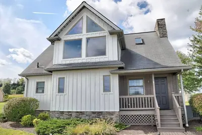 Image de Beautiful Cottage With Seasonal Pool  Hot Tub