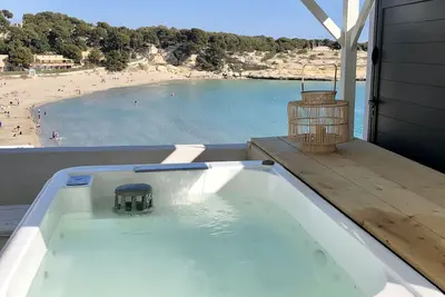 Image de Maison au bord de l’eau avec jacuzzi