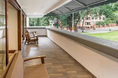 Image de 2 Story Apartment in Santa Maria - feels like home