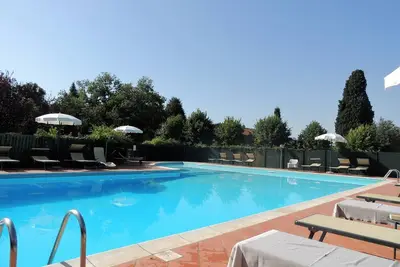 Image de Tuscan Country House in the middle of Buccia Nera WinE Farm