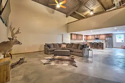 Image de Secluded Home w/ Gas Grill, 3 Mi to Boating!