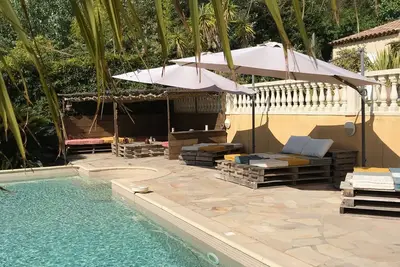 Image de A deux pas de la mer : Piscine, Spa, Salle de Billard, Baby-foot et Boulodrome. . .