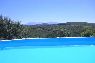 Image de Pyreneen Vue gite with pool, renovated farmhouse tranquil with amazing views