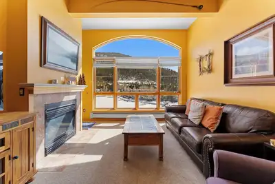 Lakeside Condo w/ Mountain & Lake Views from Balcony, Steps to Shops/Dining!