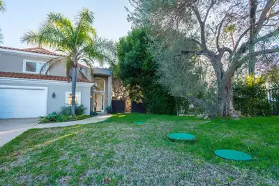 Image de Amazing 6 bedrooms 2 Min to Pch and the beach!