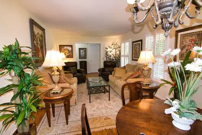 Image de Private charming, stylish retreat in Tucker