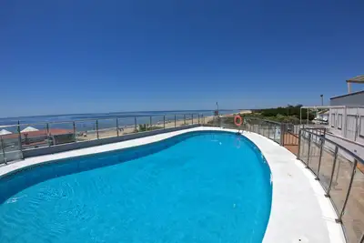 Image de Islantilla sea views 1st line beach, swimming pool, parking and wifi. Exclusive!