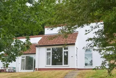Image de Cosy bungalow in Tamar Valley with shared pools, gym and beautiful scenic views.