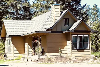 Image de Close to Silverwood, Cozy Cottage Farm in the woods, Rv parking, with open space
