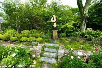 Image de Historic 1753 Home In The Heart Of Town