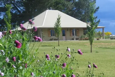 Image de Charming Mudbrick Country Cottage