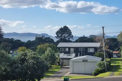 Image de Vacay Hahei - 1 Bed Elevated Apartment a short walk to the beach