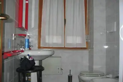 Image de lodge near the center and the sea