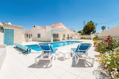 Image de Villa dort 8/9 à Vale de Parra, région Albufeira, Algarve, Portugal, 600- £ 1800 £