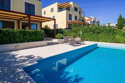 Image de Appartement de vacances pour 6 personnes env. 150 qmà Slatine, Dalmatie (Centre de la Dalmatie)