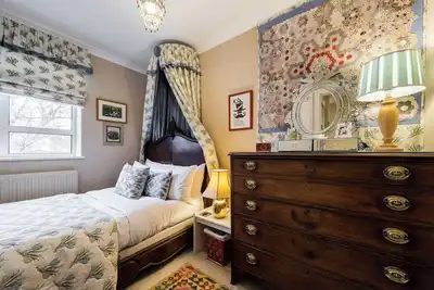 Image de 3 bed 2. 5 bath on Portobello Road in Notting Hill