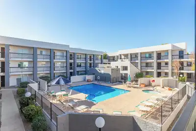 Image de Beautiful, fully furnished Old Town Scottsdale Condo in a gated community