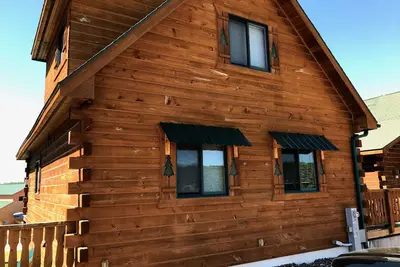 Image de Marcie's Cabin: Your Perfect Getaway for Relaxation and Adventure!