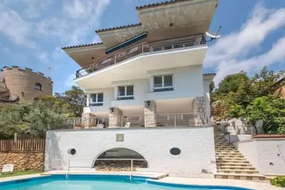 Image de th121 Villa · Tarragone · 4 chambres · 5 lits · 4 salles de bain