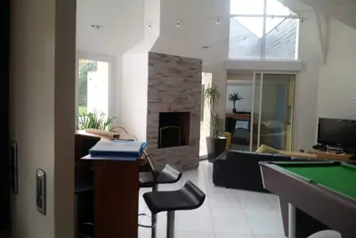Image de villa avec piscine interieure chambres chez l'habitant