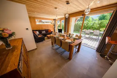 Image de Appartement 7 personnes avec jardin et Jacuzzi, en plein centre