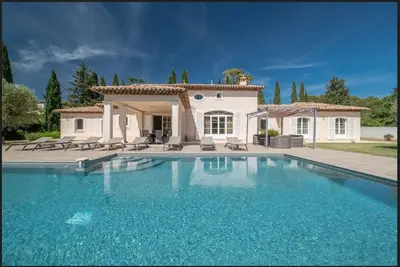 Image de Villa dans domaine privé et sécurisé