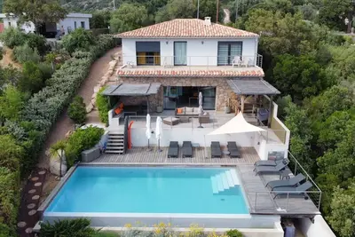 Image de Villa moderne et piscine à débordement et vue mer à 3 minute de St Cyprien plage