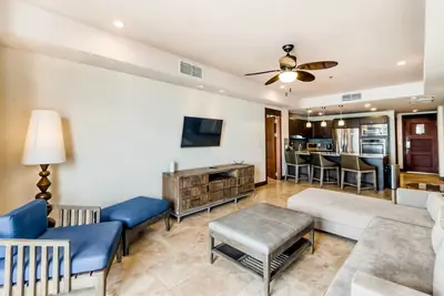 Image de Beachfront getaway with pool, ocean view & beach access