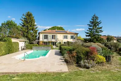 Image de Maison Oppede - Beautiful house for 5, views, pool, sauna and air-con