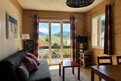 Image de Charmant appartement fonctionnel près du centre bourg, balcon et parking gratuit