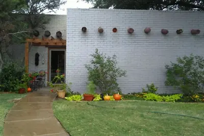 Image de Beautifully furnished and equipped 3 bed 2 bath home in a great neighborhood