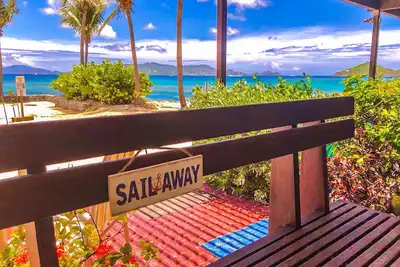 Image de Sail Away Ii-Wow Beachfront to Paradise and Remodeled Throughout