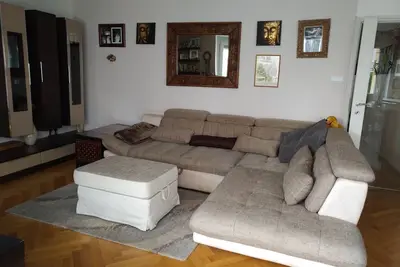 Image de Perfect location - central but with free parking! Two bedrooms, sleeps 5!