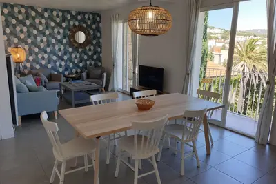 Image de Appartement de 70m2 à Bandol, 2 chambres, vue mer, 5 min à pied de la plage