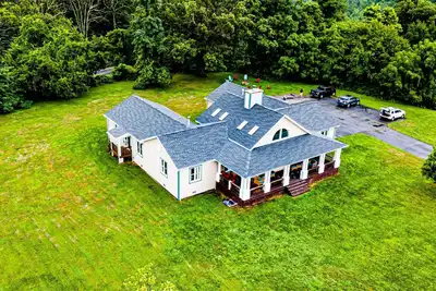 Image de Luxurious Beautiful Mountain Top Retreat