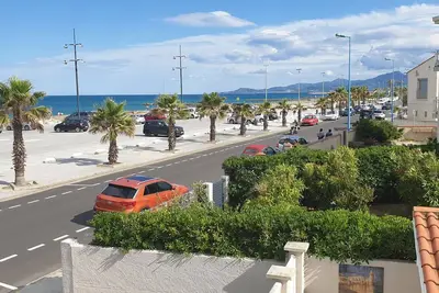 Image de Le rêve en front de mer avec jardin et parking privé.