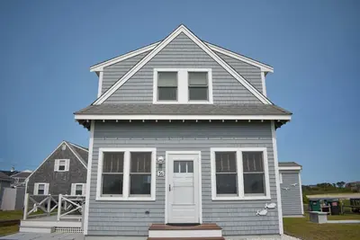 Image de Steps to popular South Village Beach! ! 5 Bedroom home sleeping 10!