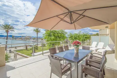 Image de Seafront Apt Acuario by Js Villas