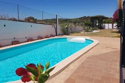 Image de studio dans villa privee avec pisicine a 5mm de la mer et des golfs