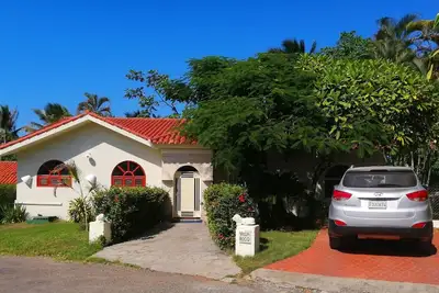 Image de Inexpensive 3bd villa with private pool available for long-term rentals