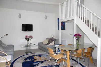 Image de Coastal with private lawn and a sea view garden